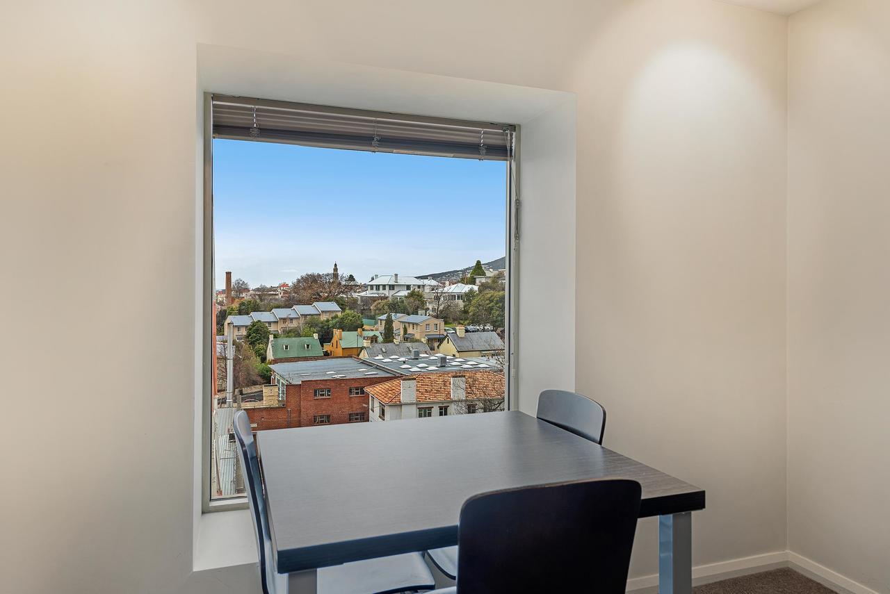 Mantra One Sandy Bay Road Хобарт Экстерьер фото