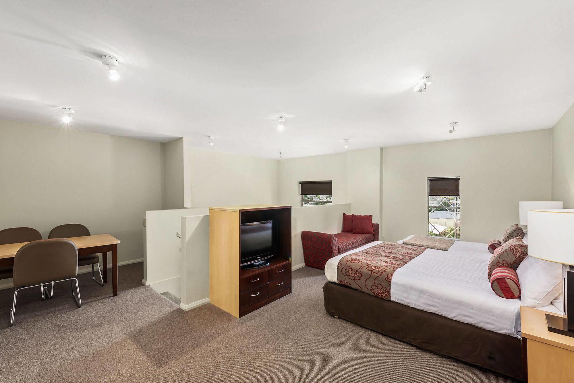 Mantra One Sandy Bay Road Хобарт Экстерьер фото